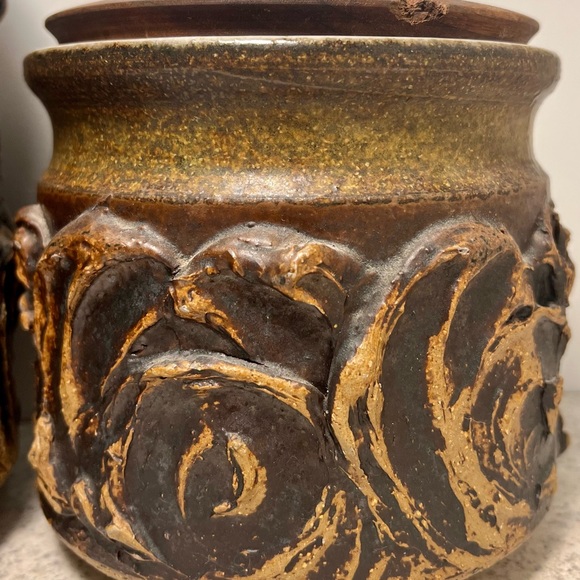 1969 Victoria Littlejohn pottery kitchen canister - Picture 2 of 9